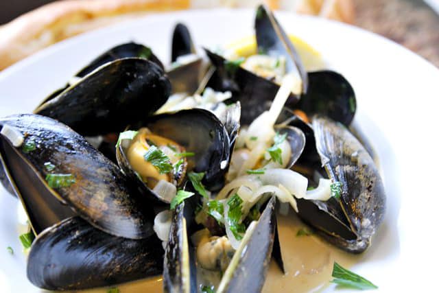 Unlock Flavor: Perfect Steamed Mussels Every Time